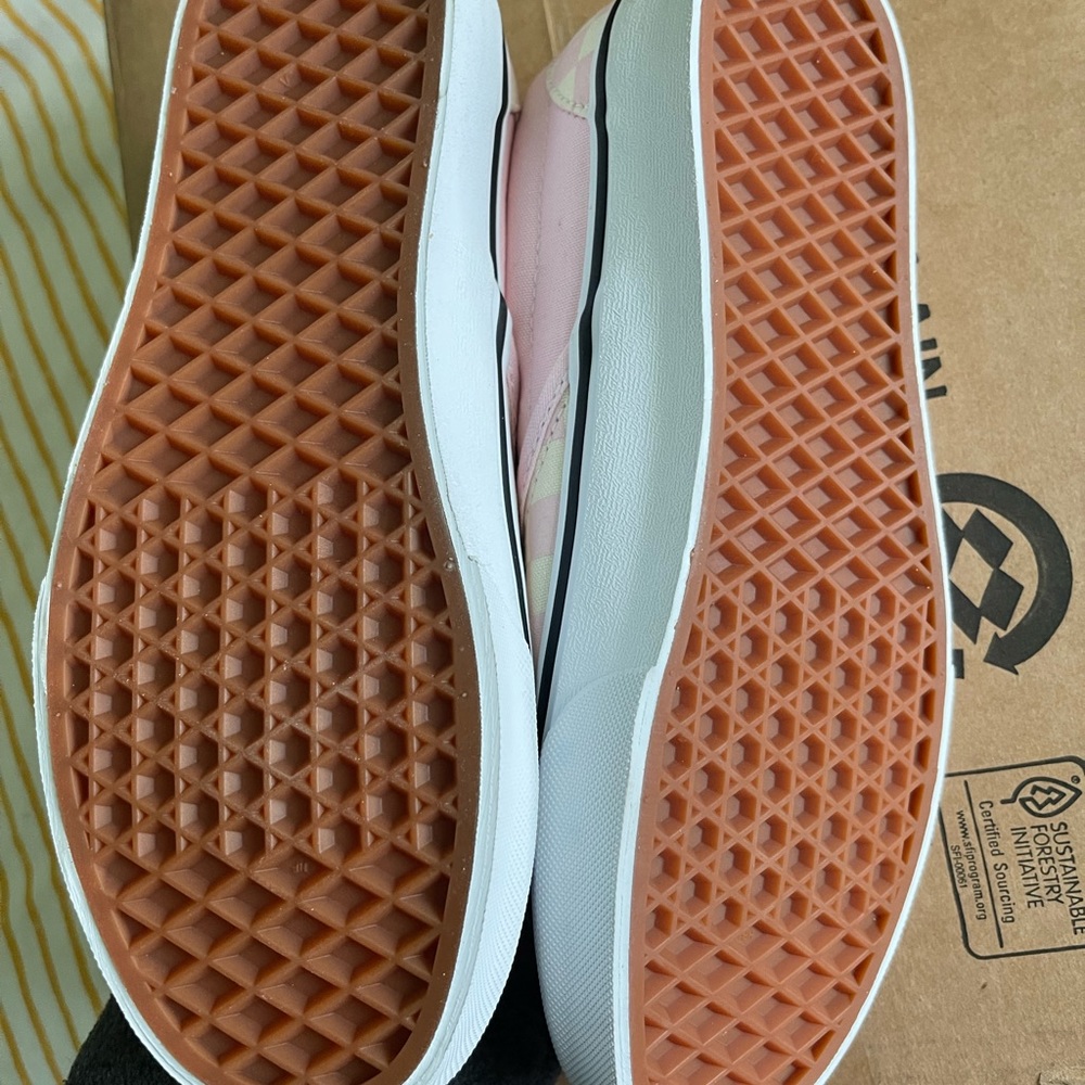 Brand new Vans - Picture 2 of 3